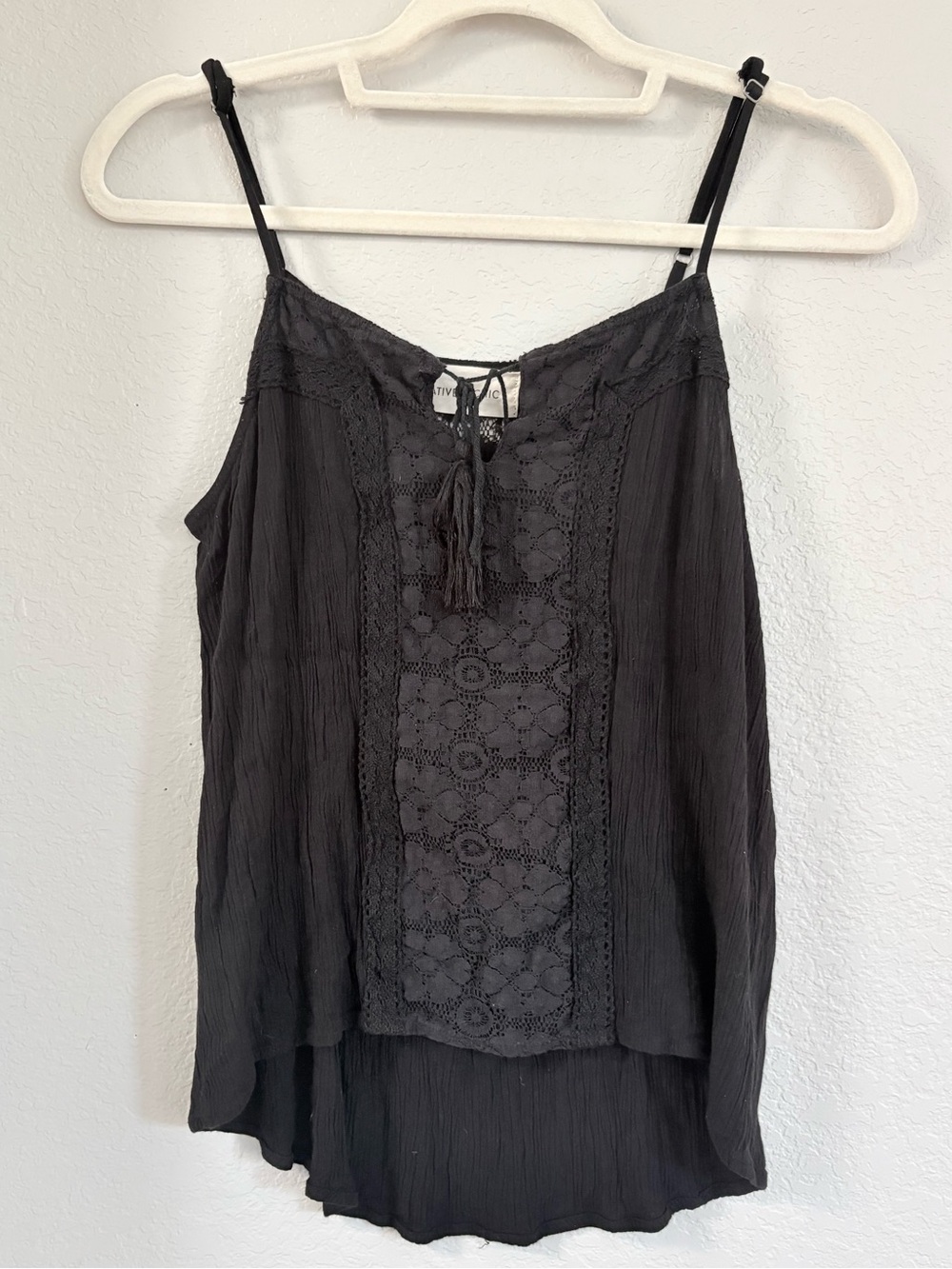 Women’s S Small Solid Black Tank Top with Cutout & Tassels Sleeveless Shirt EUC